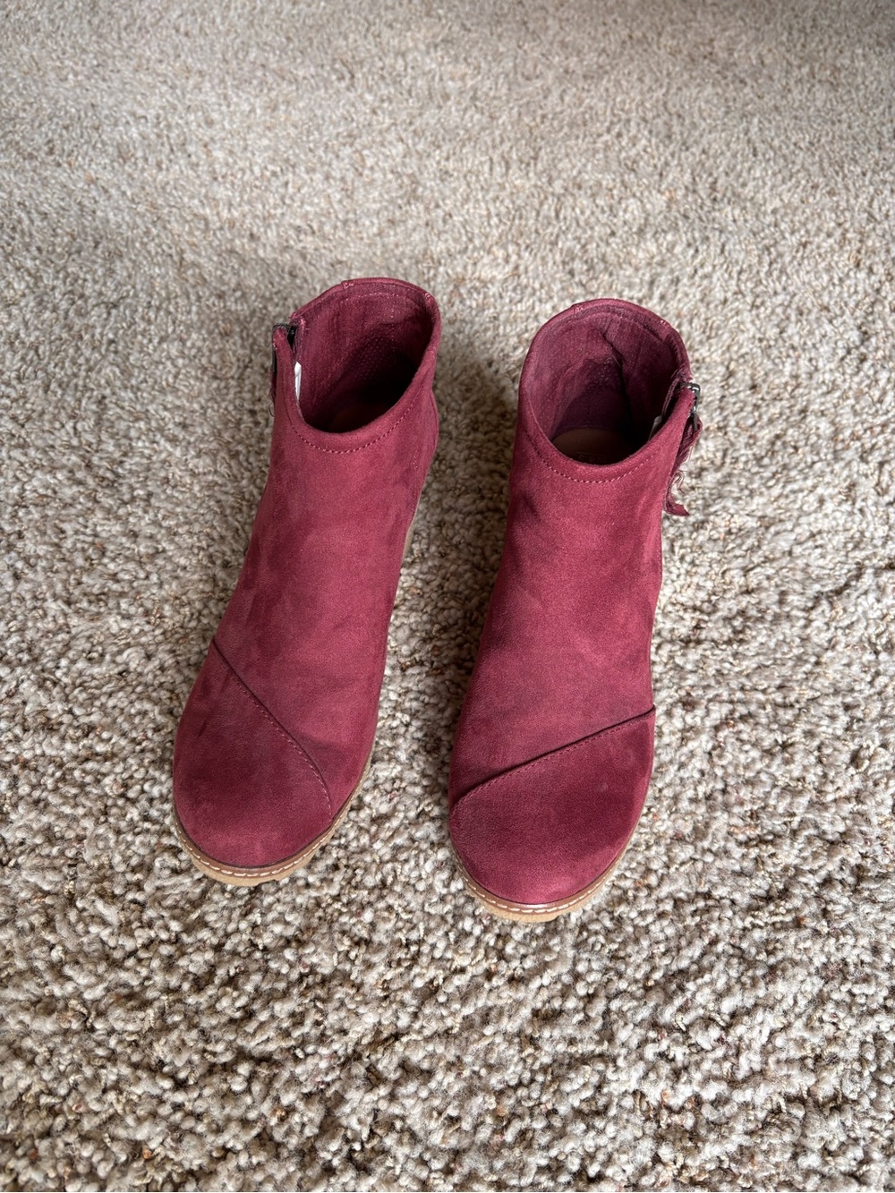 Toms Kelsey Wine Suede Ankle Booties